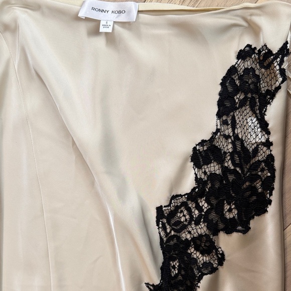 Ronny Kobo Collection Asymmetrical Skirt with Black Lace on White - Picture 5 of 6